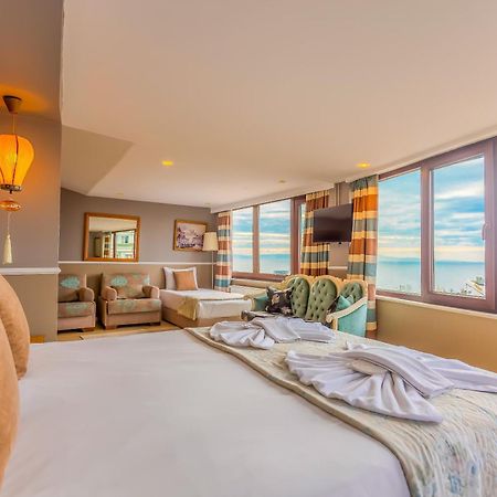 Tashkonak Studio Suites Istanbul Bagian luar foto