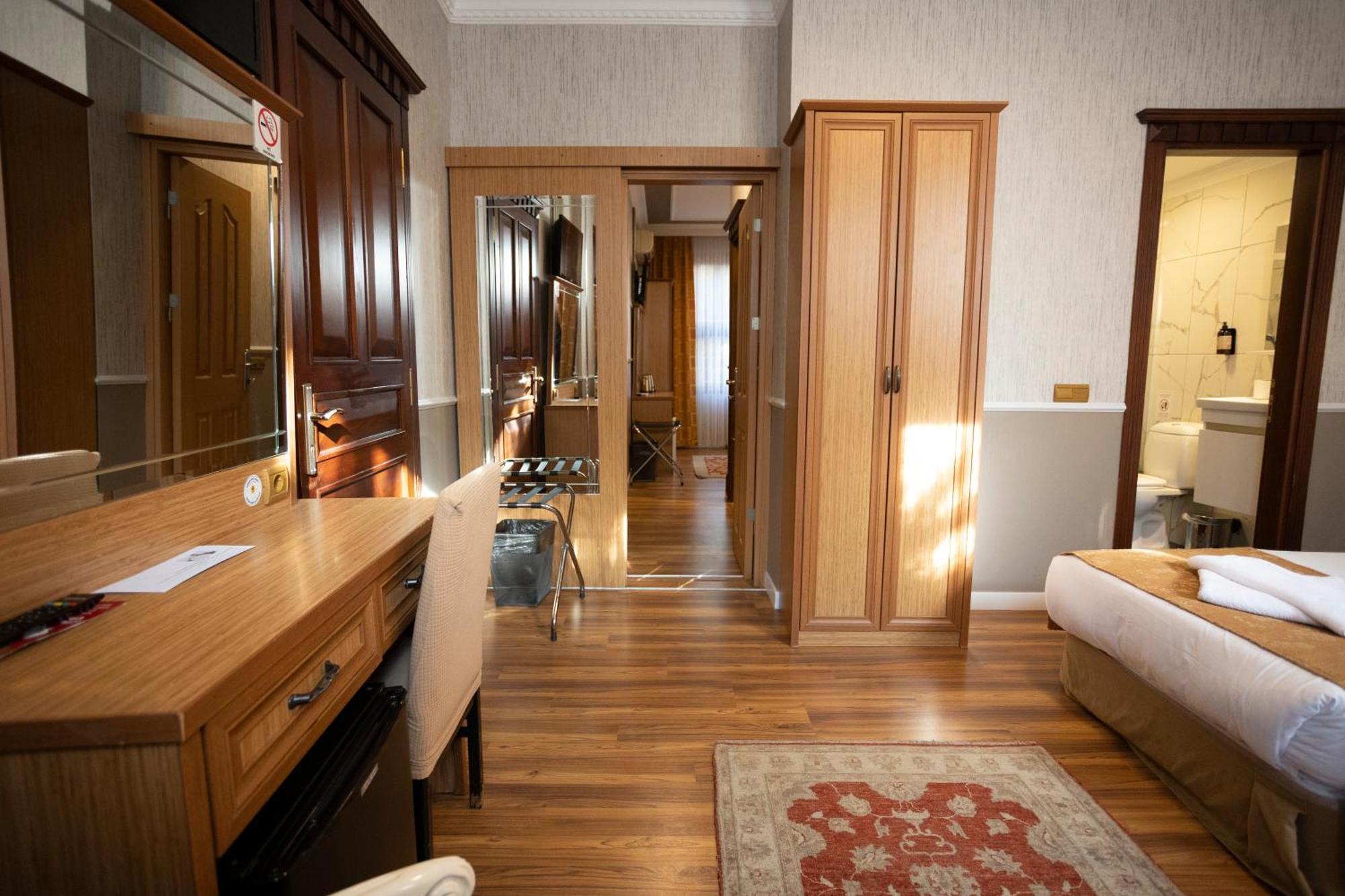 Tashkonak Studio Suites Istanbul Bagian luar foto