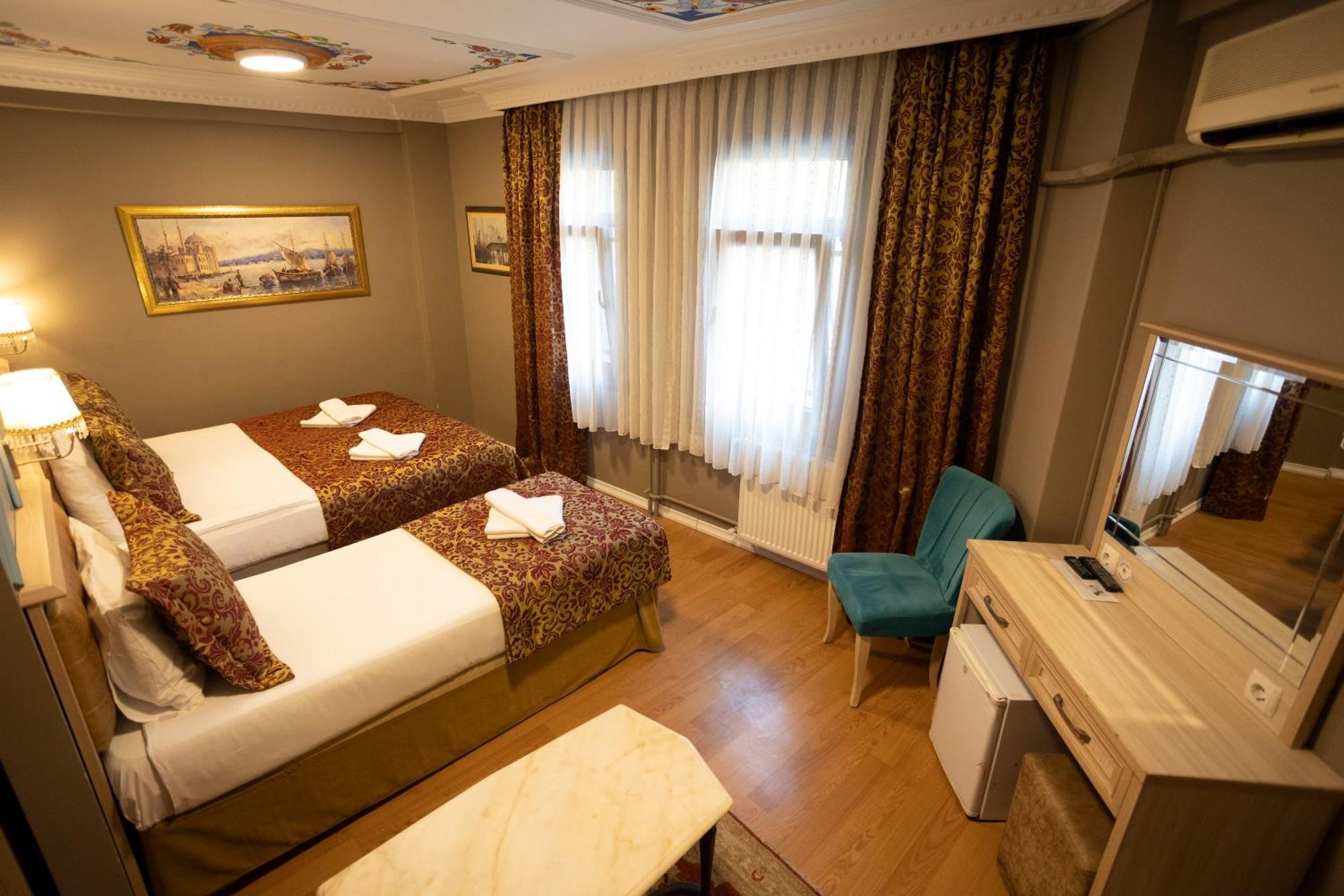 Tashkonak Studio Suites Istanbul Bagian luar foto