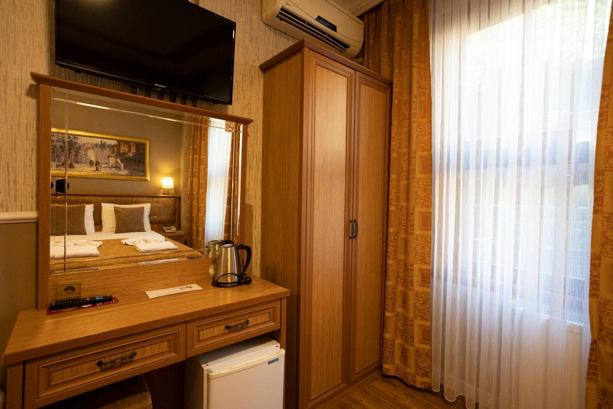Tashkonak Studio Suites Istanbul Bagian luar foto