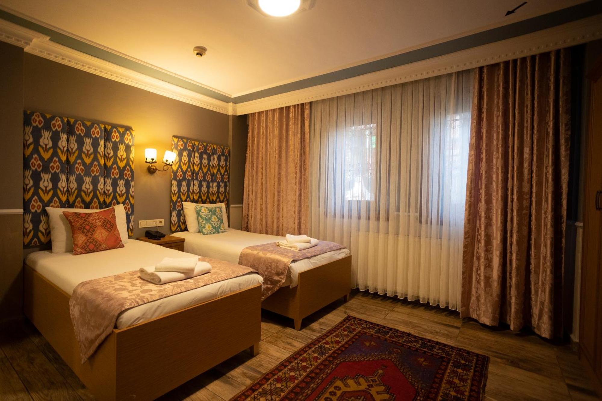 Tashkonak Studio Suites Istanbul Bagian luar foto