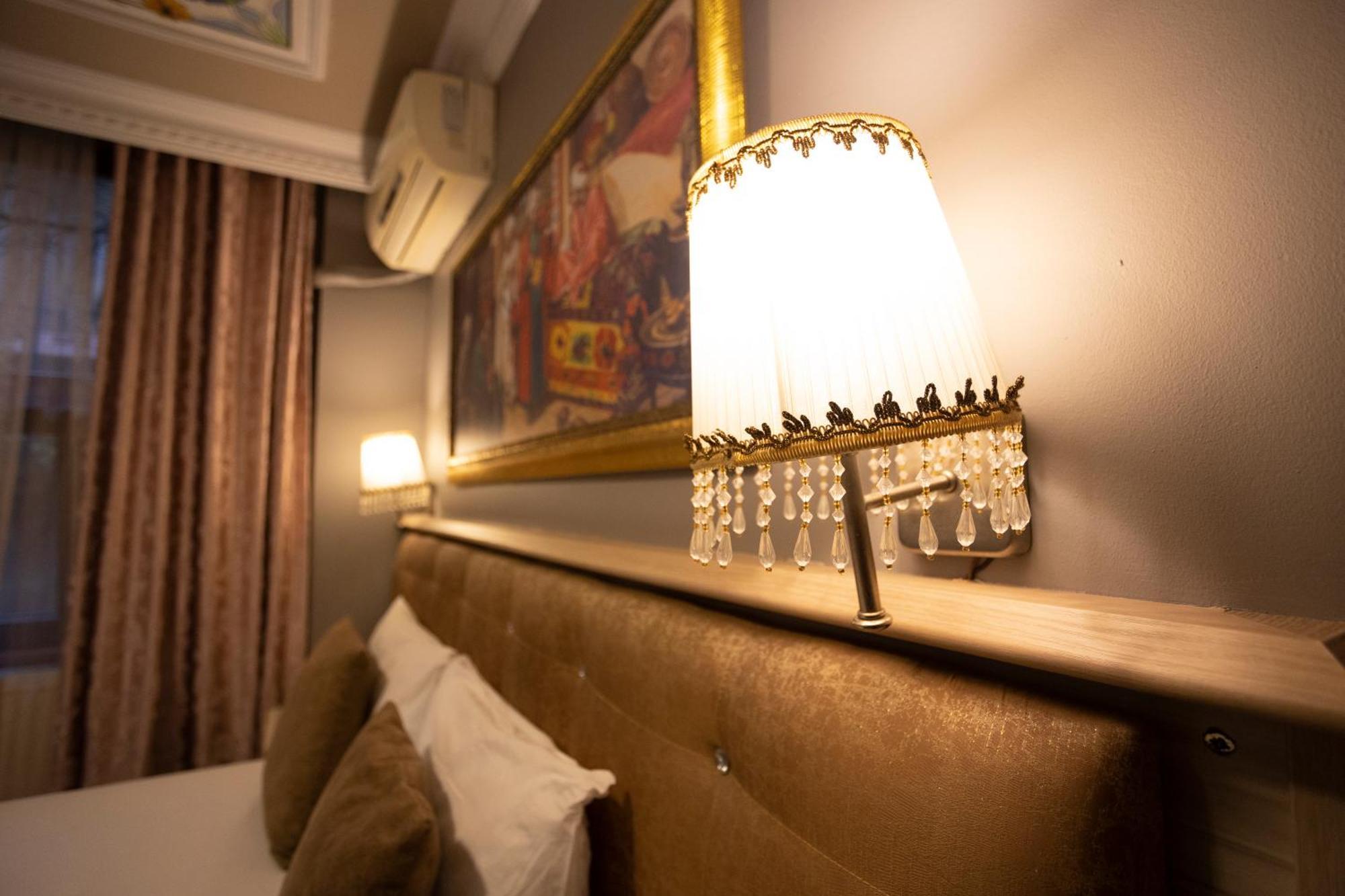 Tashkonak Studio Suites Istanbul Bagian luar foto