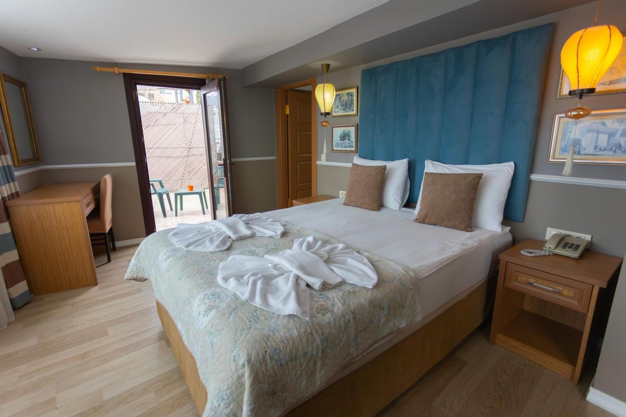 Tashkonak Studio Suites Istanbul Bagian luar foto